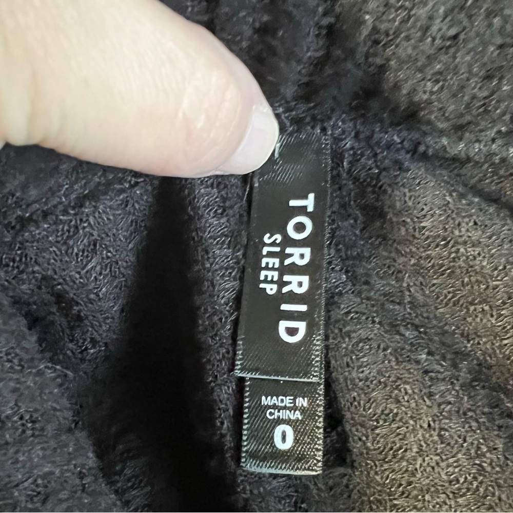 Torrid Super Soft Plush Oversized Black Shirt Sz. 0
Plus Size sleep Lounge - Picture 5 of 7